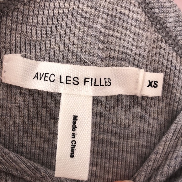 Avec Les Filles V-Neck Halter Cut Out Top - Picture 6 of 6